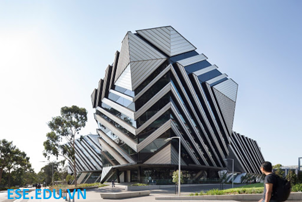 monash university úc