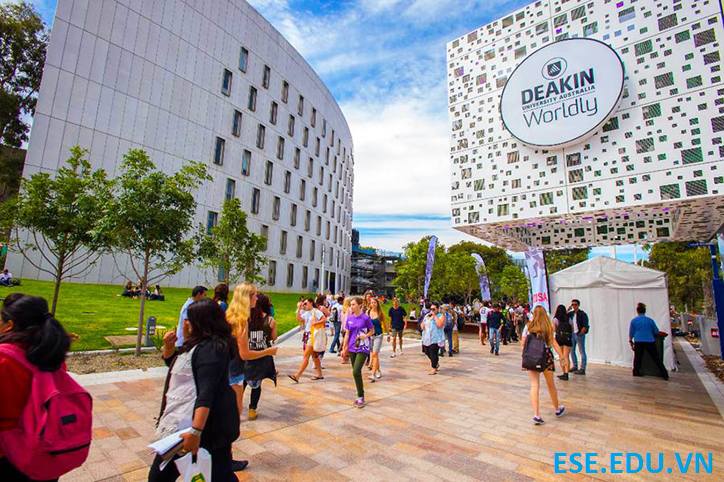 deakin university úc